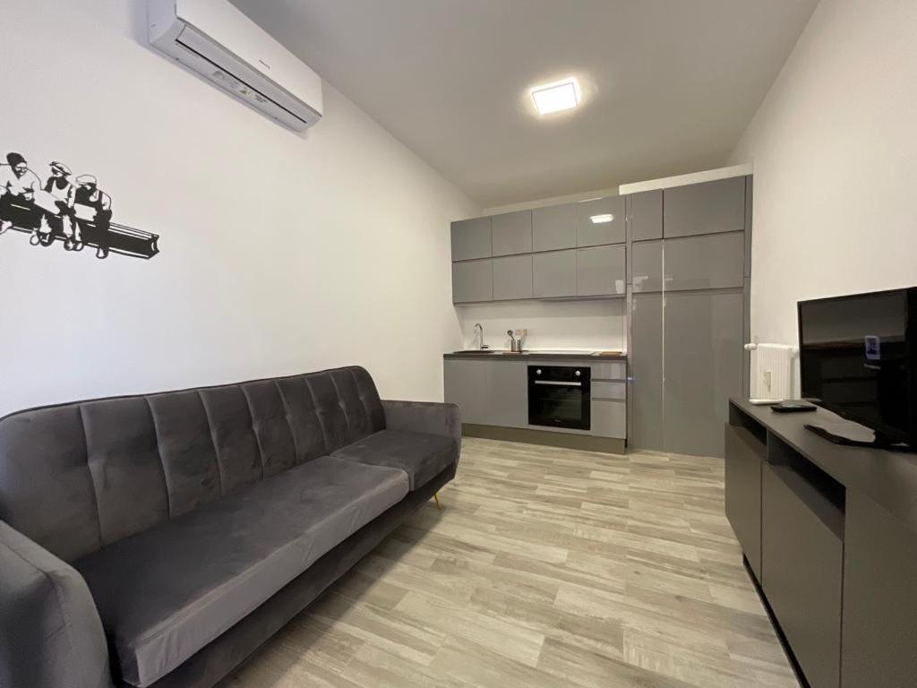 Your Apartments In Navigli District 밀라노 외부 사진